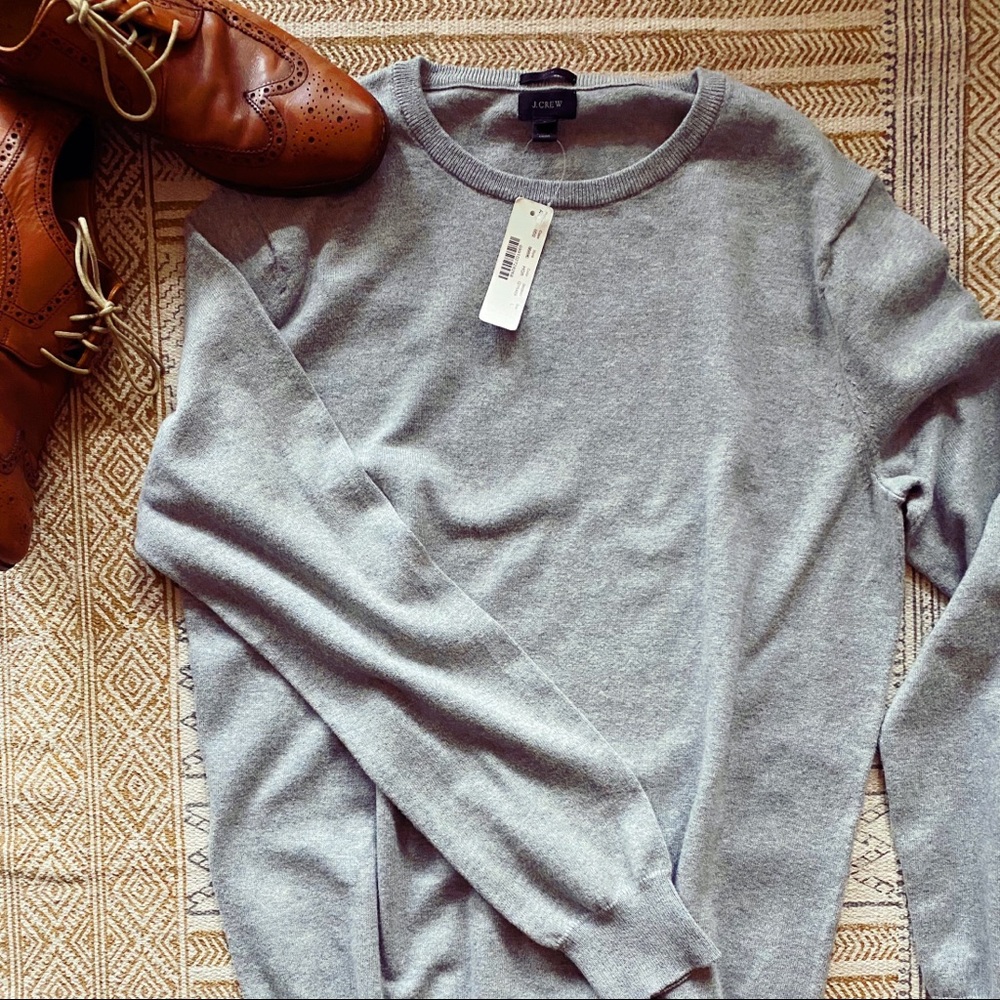 Never been worn‼️ J.CREW grey sweater.